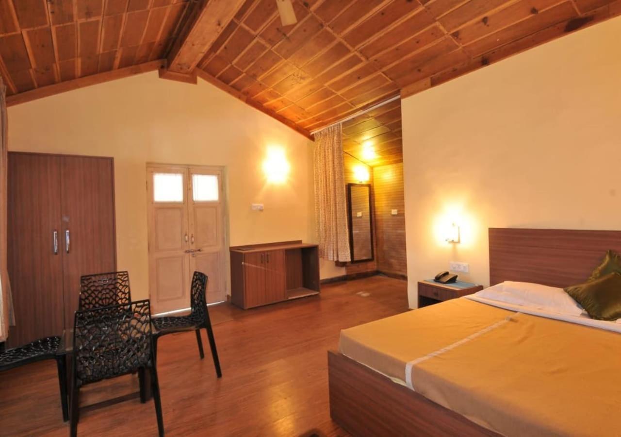 The Lake Resort Naukuchiatal Exterior photo